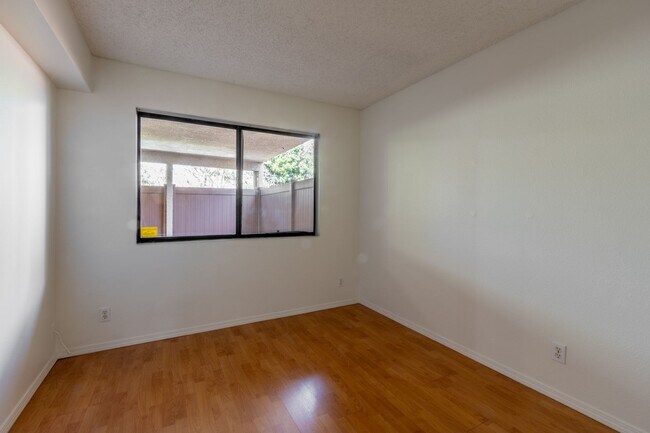 Building Photo - 6782 Shakespeare Way