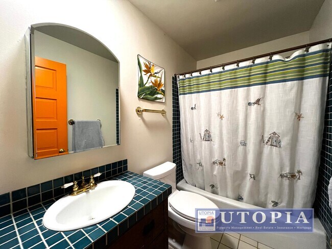 Building Photo - Beautiful, custom finished home in Aptos, ...