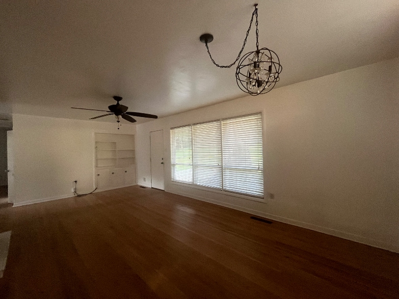 Building Photo - 3811 Idlewild Ave