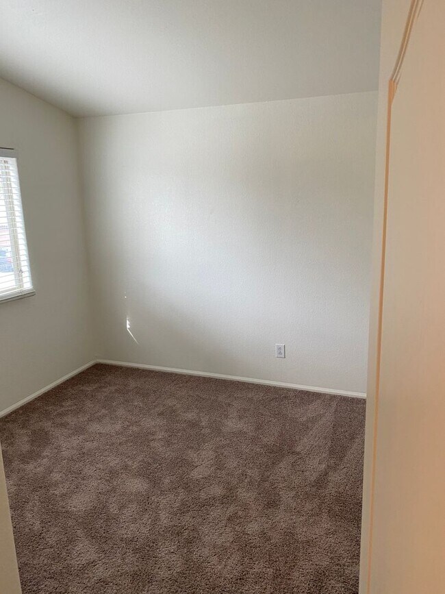 Building Photo - 4150 E Azurite Rd