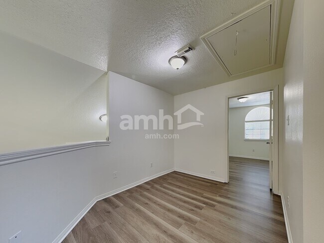 Building Photo - 14815 Cygnus Ct