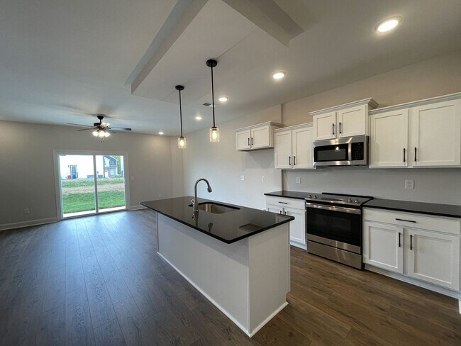 Building Photo - Gorgeous Single Family Home