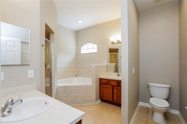 Building Photo - 10724 Carloway Hills Dr