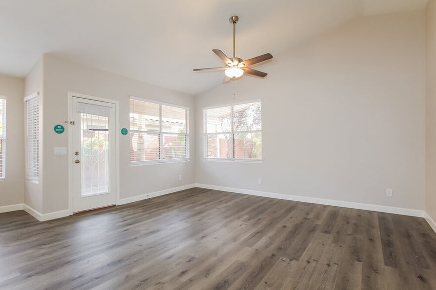 Building Photo - 15285 W Melissa Ln