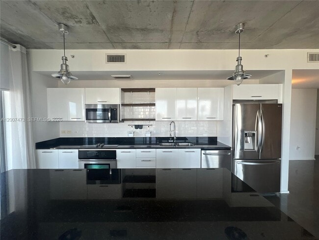 Building Photo - 3470 E Coast Ave