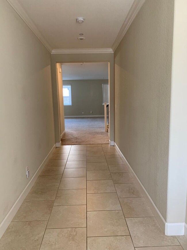 Building Photo - Newer "Next Gen" Home in Springlake/Woodla...