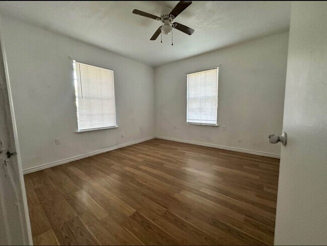 Building Photo - Cozy 3 bedroom house
