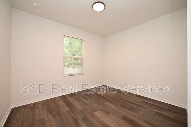 Building Photo - 1013 N Brunnell Pkwy