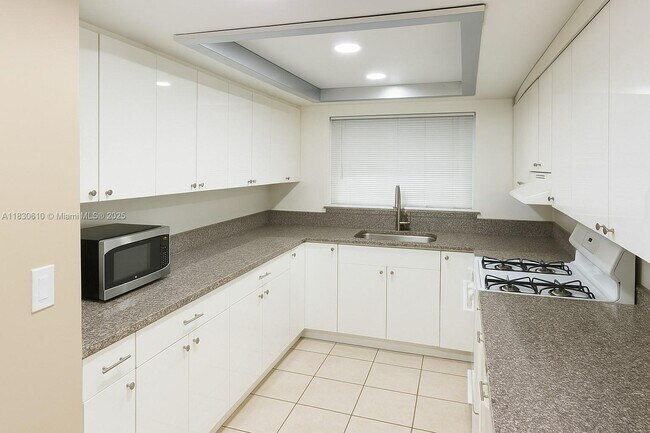 Building Photo - 7423 Big Cypress Dr