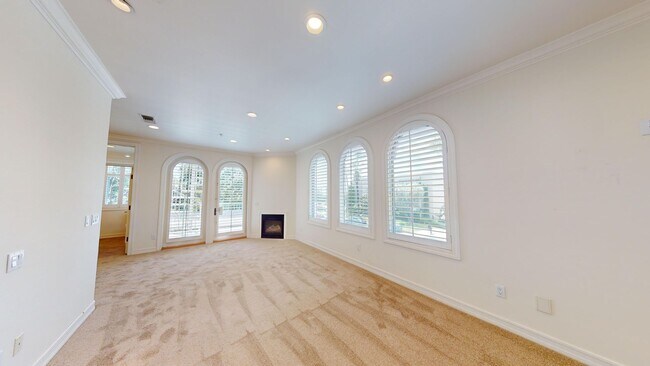 Building Photo - 1029 Park Pl