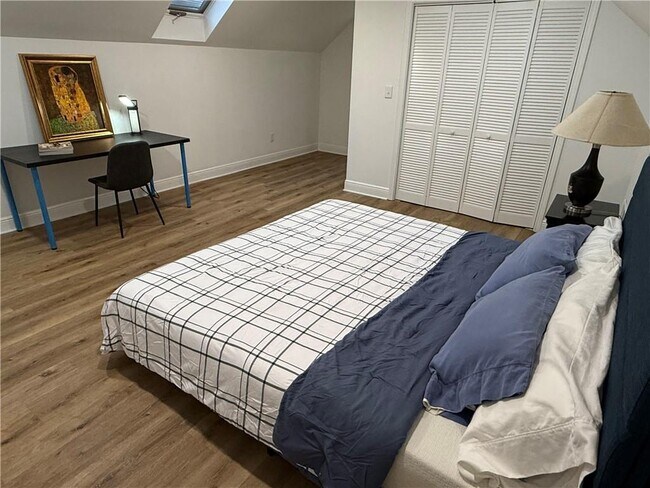 Building Photo - 1140 Goodwin Pl NE