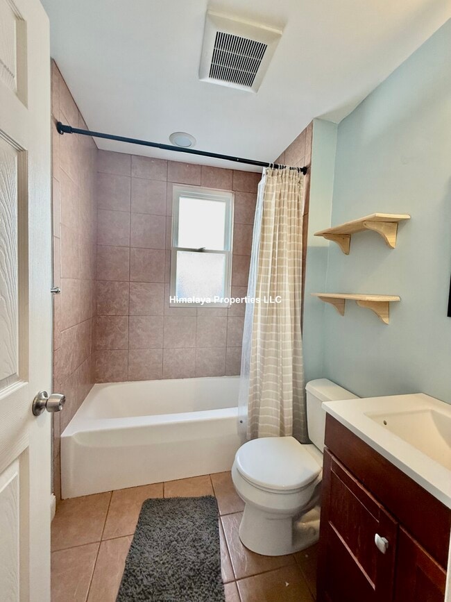 Building Photo - 222-224 Calumet St. Unit 1