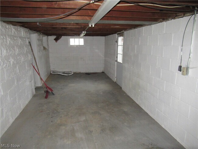 Building Photo - 378 Columbus St