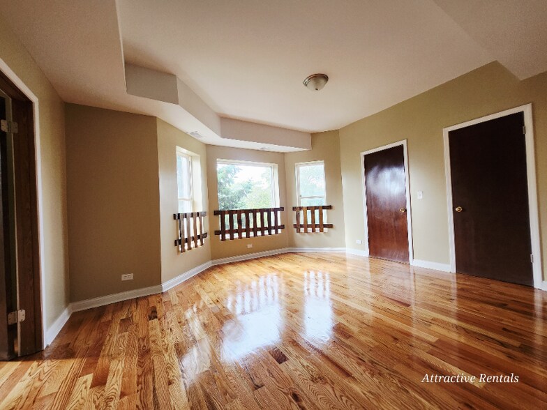 Primary Photo - 207 N Parkside Ave