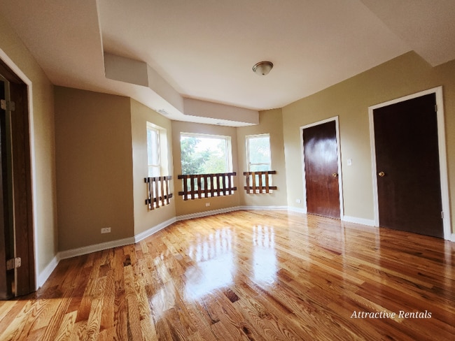 Building Photo - 209 N Parkside Ave