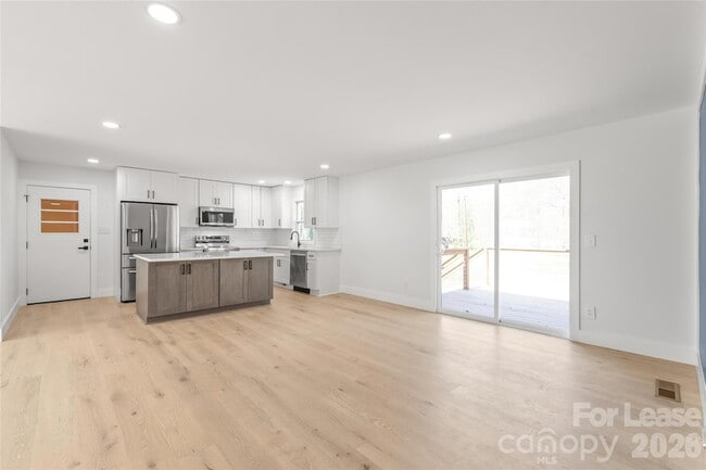 Building Photo - 1315 Vickie Ln