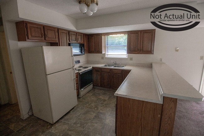 Building Photo - 1910 Mirtle Grove Ct