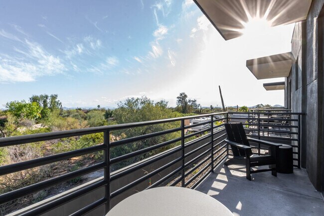 Building Photo - 6249 E Pinnacle Vista Dr