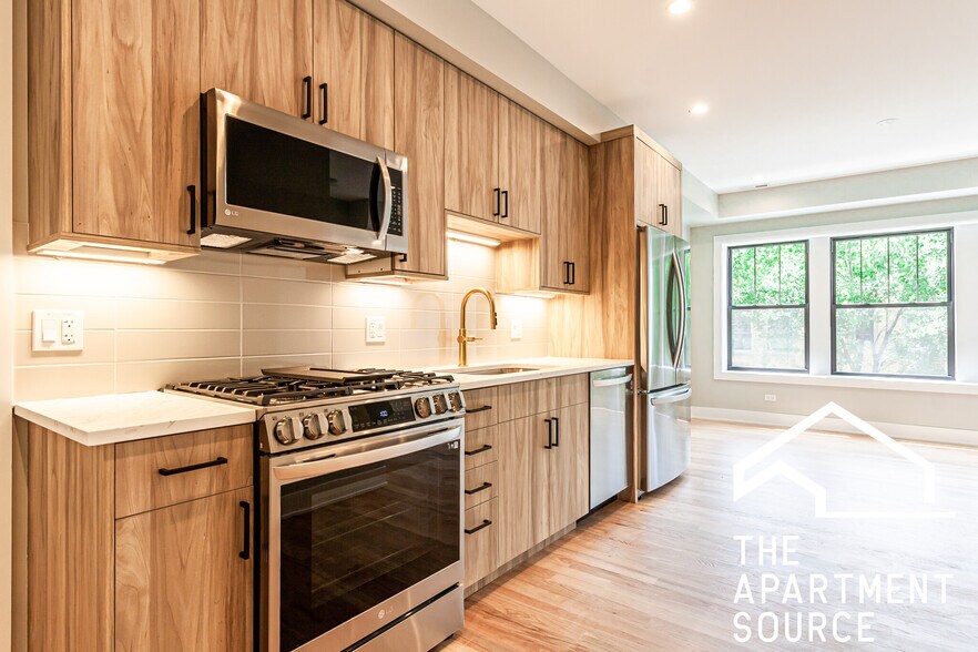 Building Photo - 2457 W Logan Blvd