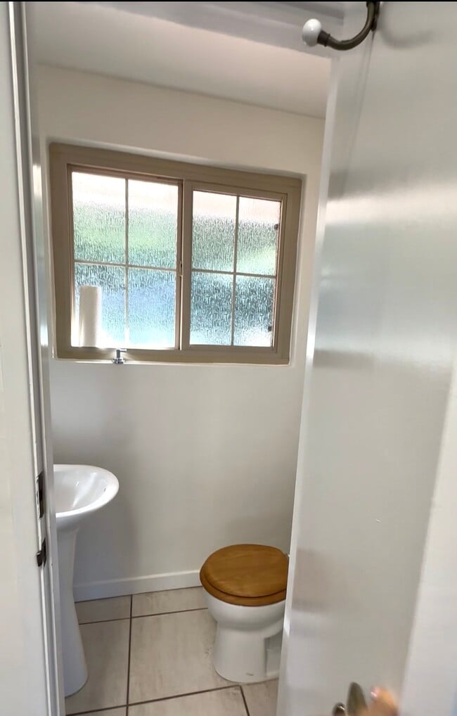 Building Photo - 4370 Calavo Dr