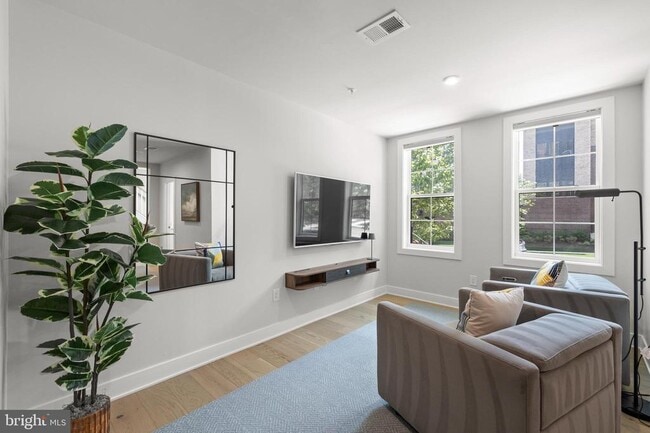 Building Photo - 43442 Croson Ln