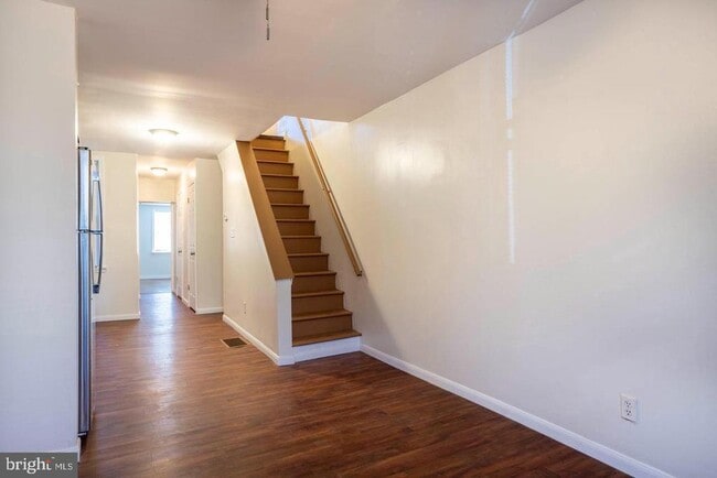 Building Photo - 2542 N Water St