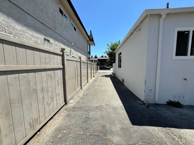 Building Photo - Nicely Updated Home with Enclosed Front Yard