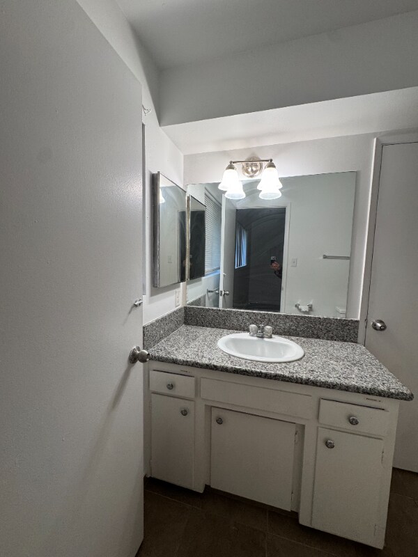 Building Photo - 5904 Daggett Ave