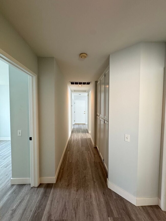 Building Photo - Welcome to Your New Home: Stunning Apartments in Monrovia