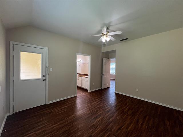Building Photo - 104 Sunburst Ct