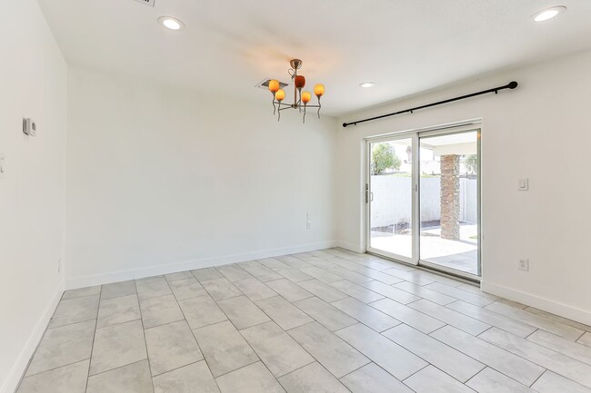 Building Photo - Massive Remodeled Tri-Level Near ASU with Diving Pool