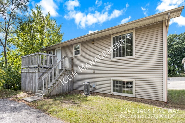 Building Photo - 1243 Jack Pine Way