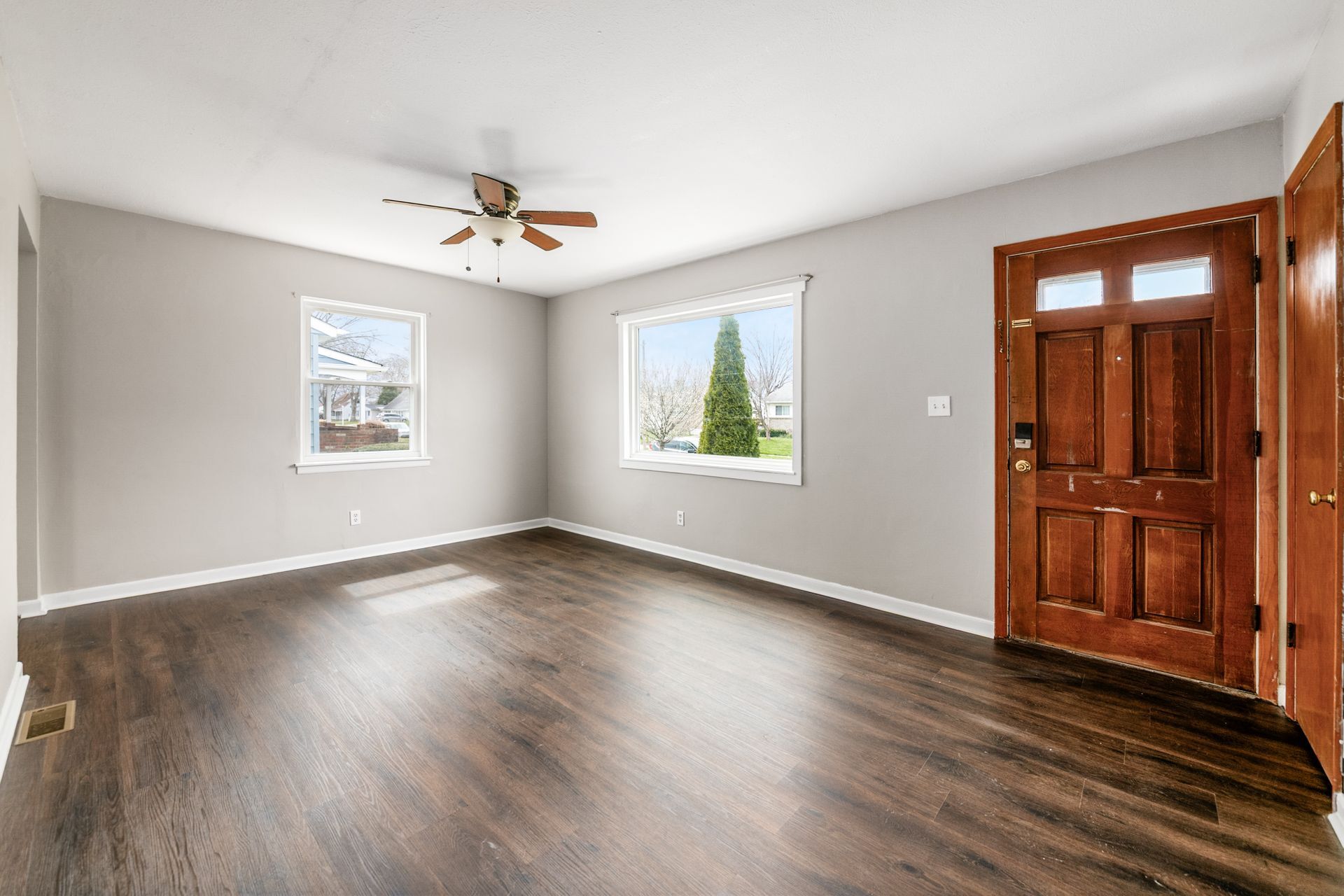 Living Room - 4284 Beechgrove Dr