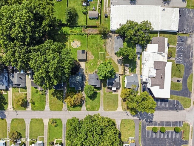 Building Photo - 1050 Oakwood Ave