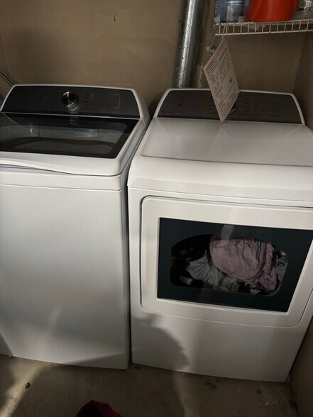 Building Photo - 1525 McIntosh Cir