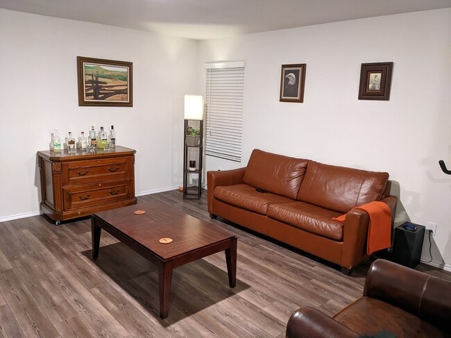 Building Photo - 345 Navidad Trail