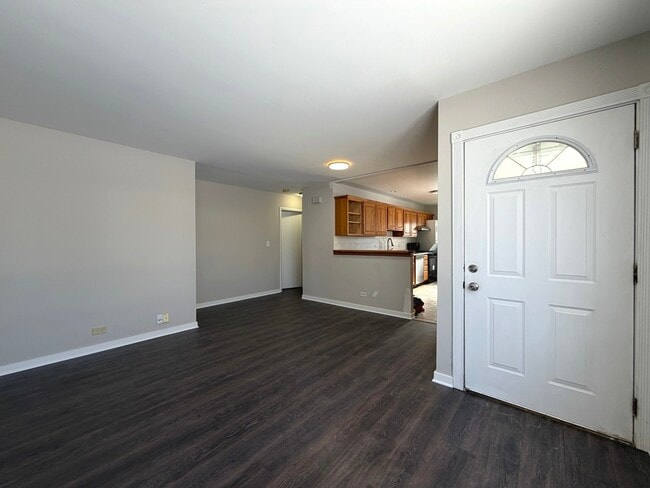 Building Photo - 155 W Wayne Pl