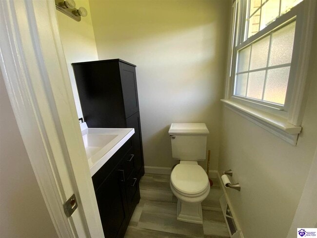Building Photo - 408 W Crocus Dr