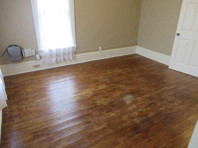 Building Photo - 1229 Swinney Ave