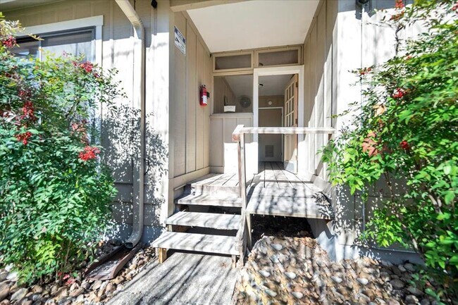 Building Photo - 2904 Pearl St