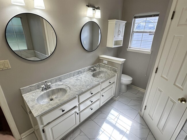 Building Photo - 12816 Cherry Laurel Dr