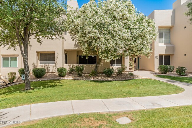 Building Photo - 11333 N 92nd St