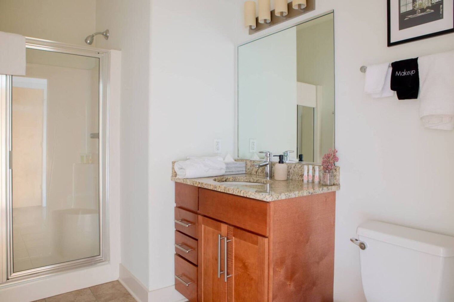 Building Photo - 1040 N Cass St