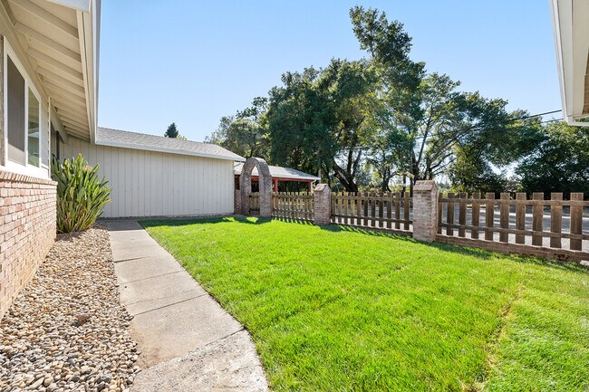 Building Photo - 199 Bailhache Ave