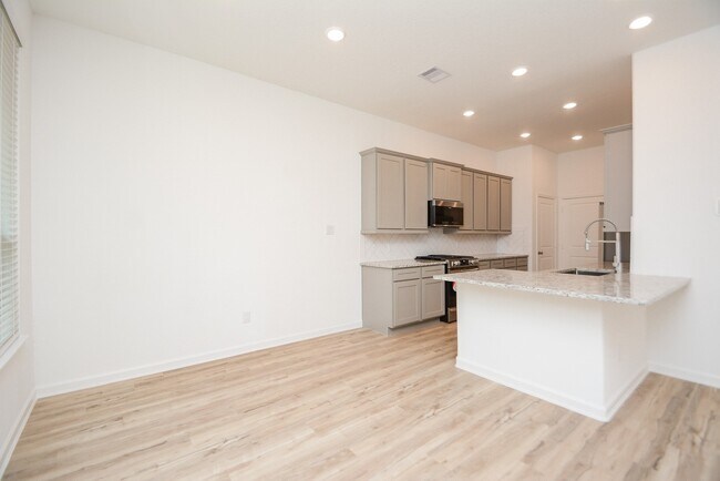 Building Photo - 571 Dry Fork Ln