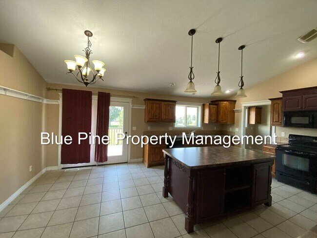 Building Photo - 3818 196 N