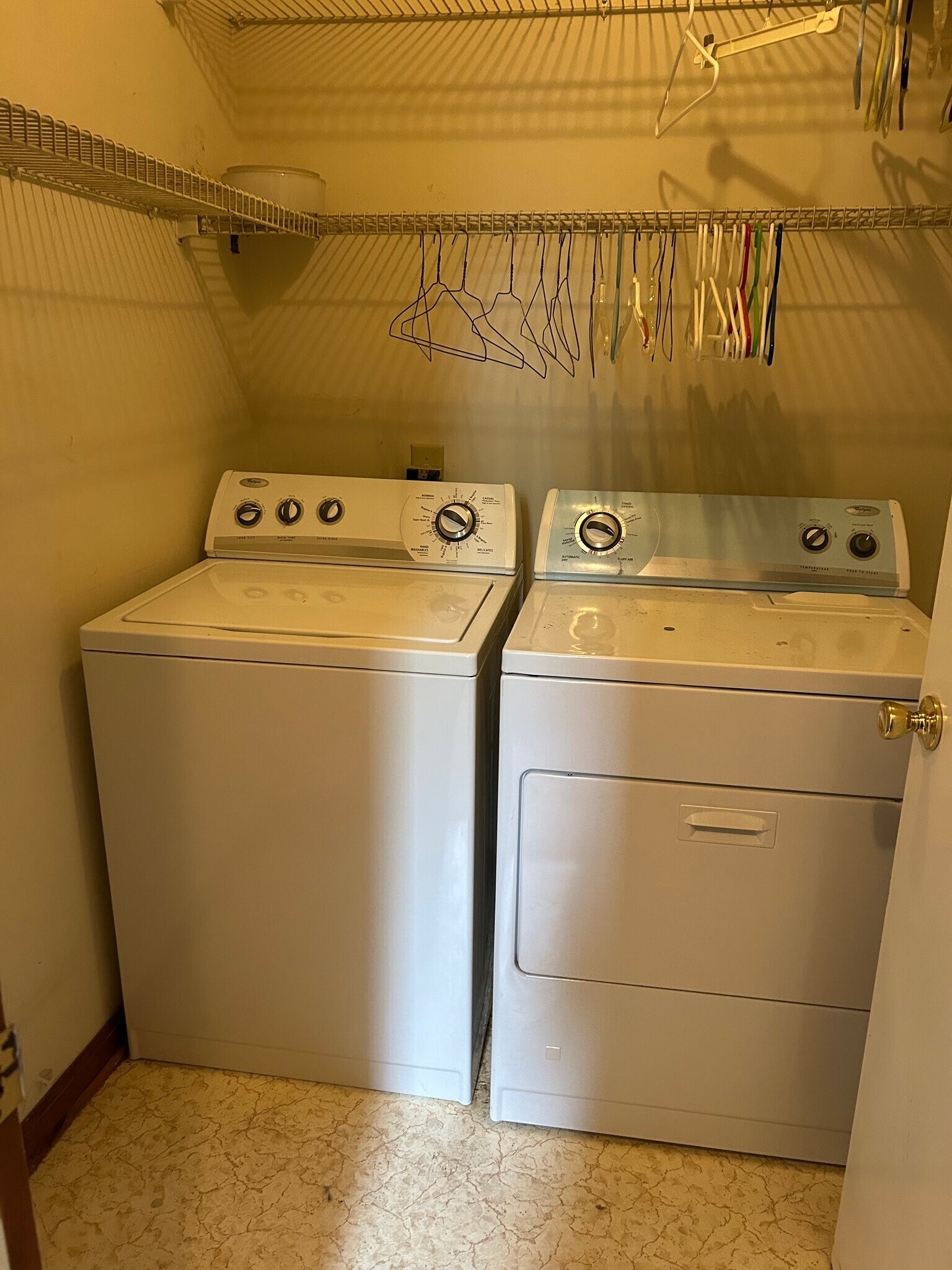 Building Photo - 5180 Sugar Crest Dr