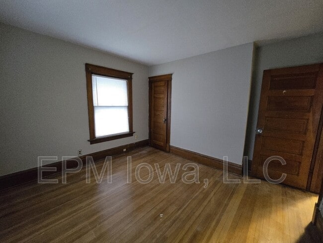 Building Photo - 349 17th St SE