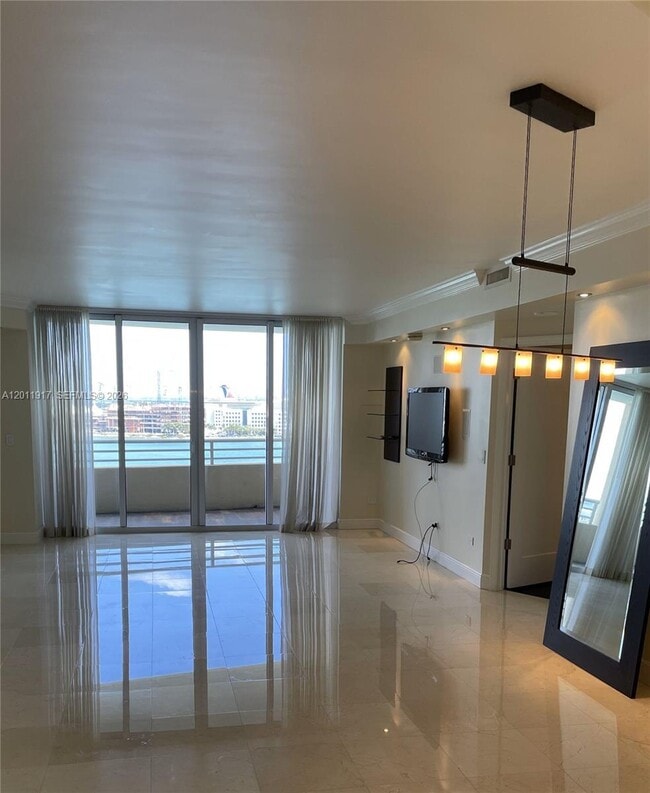 Building Photo - 848 Brickell Key Dr