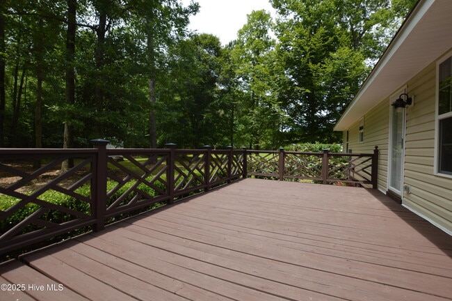 Building Photo - 1527 Catherine Lake Rd